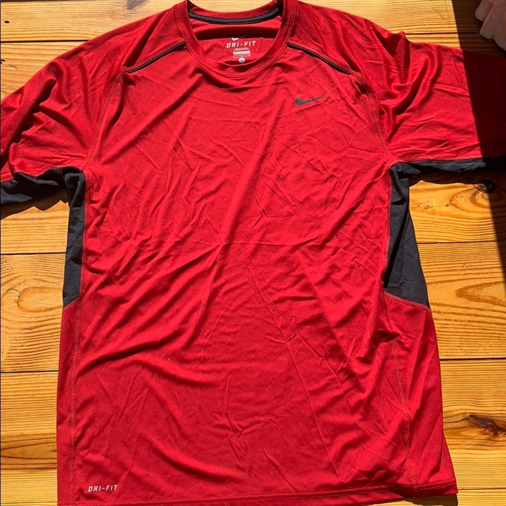 Men’s Nike dry fit tshirt
